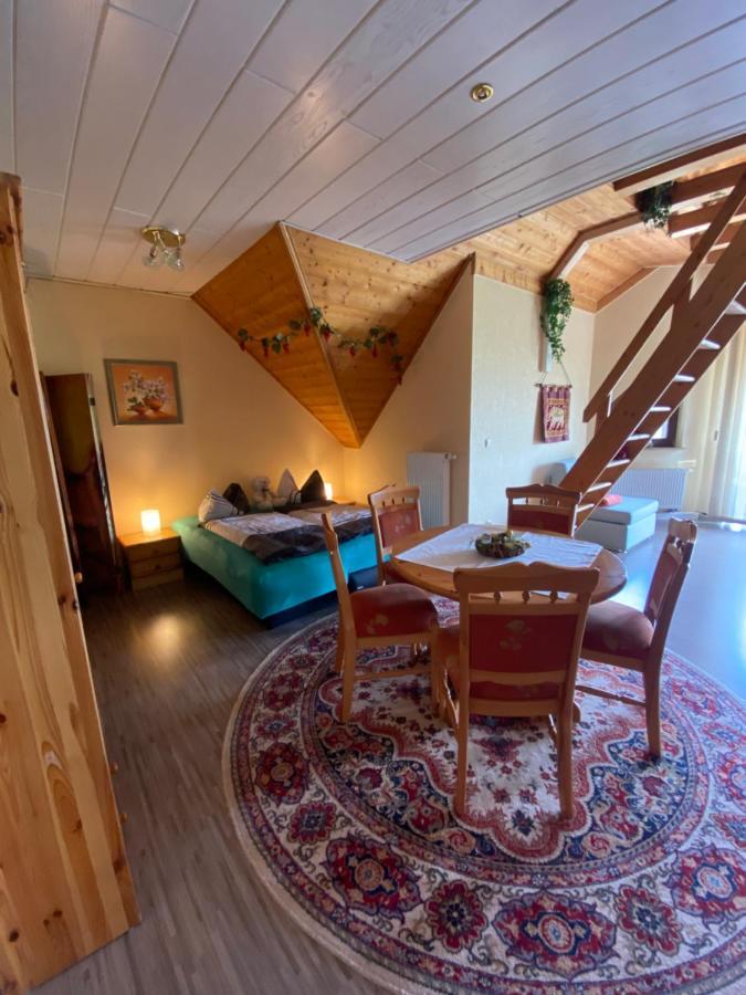 Ferienwohnung Bock Im Seenland โฮเยอร์สแวร์ดา ภายนอก รูปภาพ